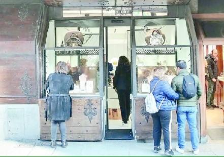 
	La bottega di Graziella Braccialini sul Ponte Vecchio

