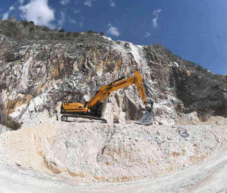 Contributo sulle scaglie di marmo: tegola da 1,5 milioni per le casse di Palazzo civico