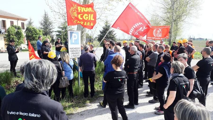 Fox Bompani. Pagata la tredicesima e sui conti bancari gli anticipi Cig. «Accordo vicino con i nuovi soci»