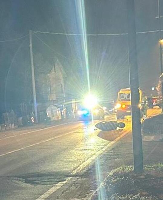 Muore contro un palo