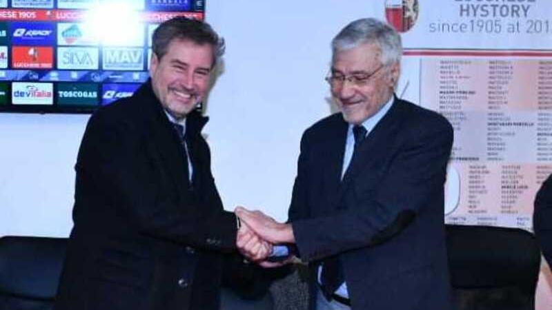 Andrea Bulgarella (qui con il sindaco Mario Pardini) nella Lucchese