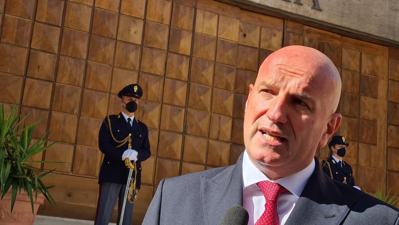 Il questore Roberto Massucci in via Fiume (foto Daniele Stefanini/Silvi)