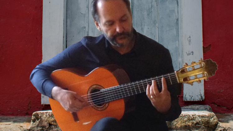 Flamenco e Gipsy Kings, la chitarra del livornese Pietroni suona che è un piacere