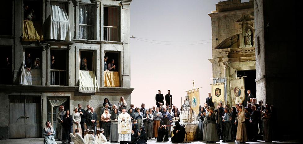 Pagliacci in scena in piazza d’Italia, Sassari si immerge nell’opera lirica