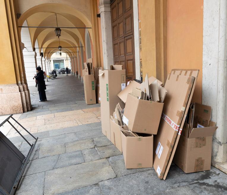 Modena Cna all’attacco sui rifiuti in centro «I ritiri tardivi ci provocano danni» 