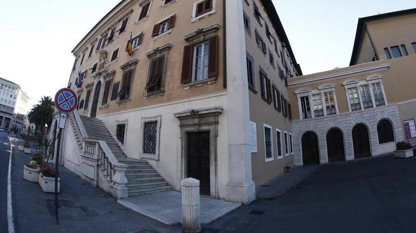 Livorno, buste anonime recapitate a un consigliere comunale: «Ecco chi vincerà le selezioni»