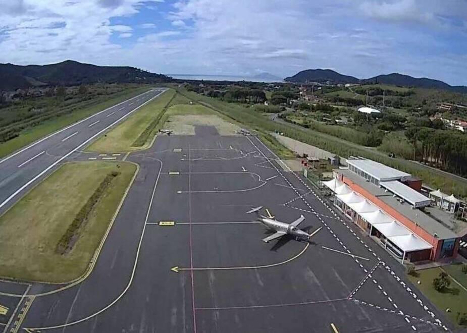 Campo nell’Elba, ultimatum di Naldi: «Toscana aeroporti è pronta a lasciare»