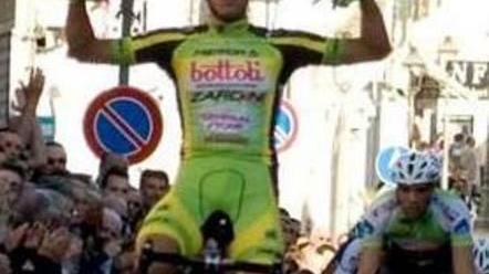 In Puglia domina il luzzarese Mirco Maestri