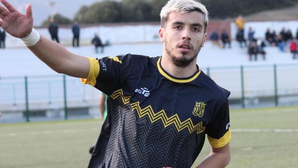 <usng-titolo>Andrea Renzo Iesu, della capolista Villasimius, è il principe del gol del girone A</usng-titolo>