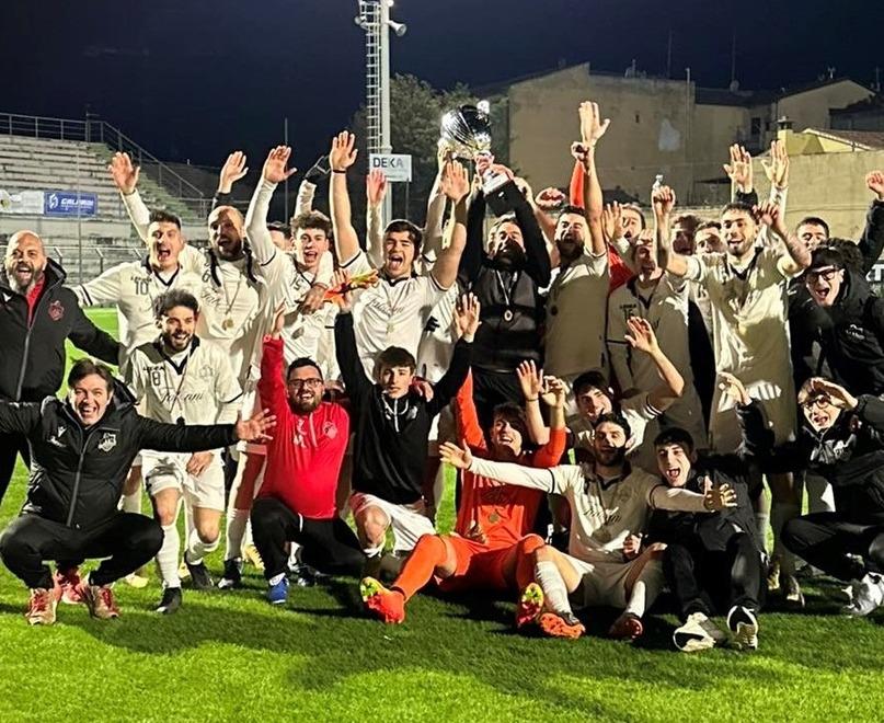 Notte magica, la Coppa alzata al cielo