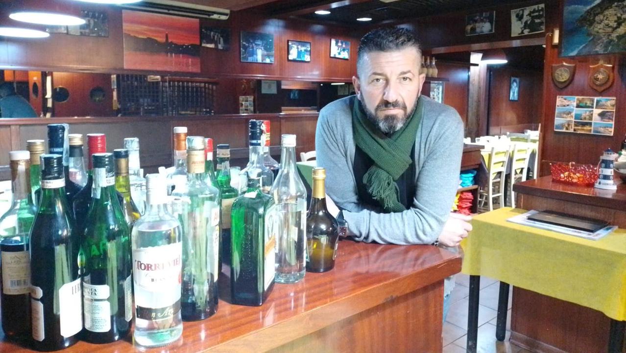 Pasquale Fortunato, il titolare della pizzeria "Il Fanale" sugli scali Novi Lena (foto Daniele Stefanini/Agenzia Franco Silvi)