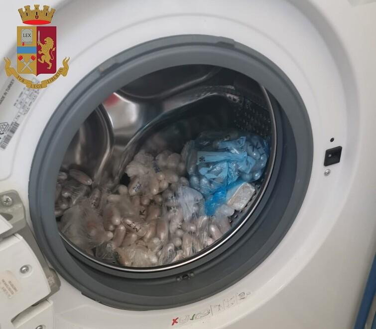 Nell’appartamento ferrarese 12 kg di droga. Arrivano tre condanne a sei anni 