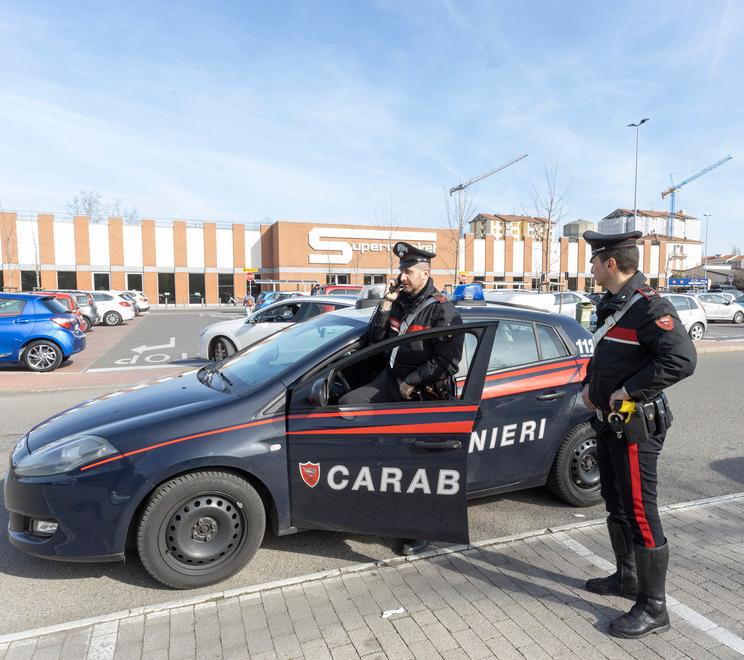 Modena. Lo “spaccavetri” torna e finisce ai domiciliari 