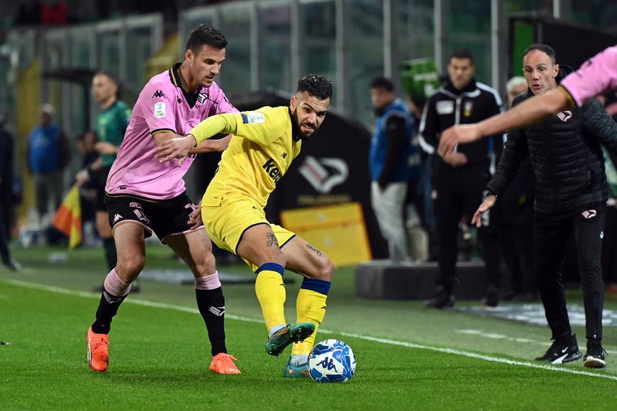Serie B   Il Modena si fa male da solo: a Palermo è 5 a 2 per i rosanero