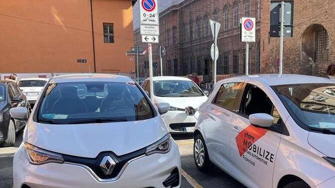 Modena C’è chi ha scelto il car sharing «Servizio comodo ed ecologico»