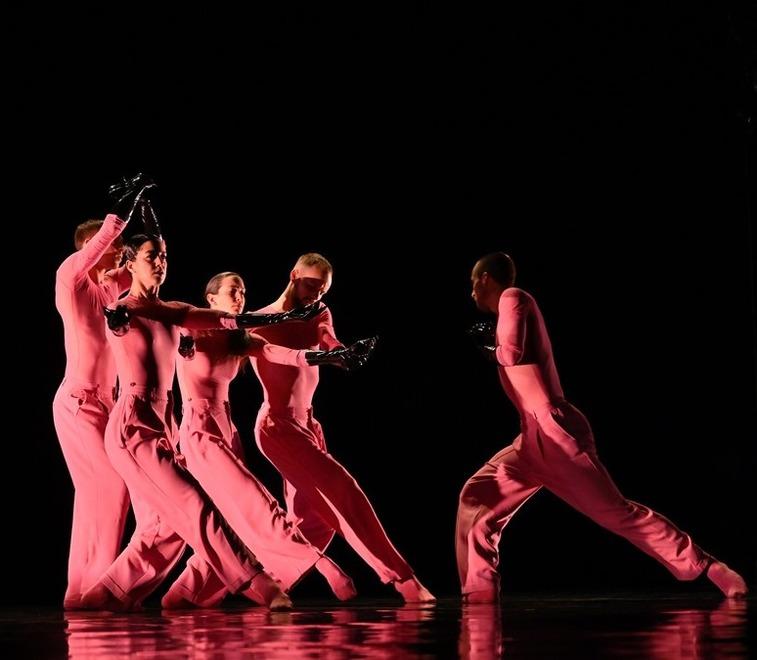 Bomporto. Dal distanziamento agli abbracci la pandemia è danza 