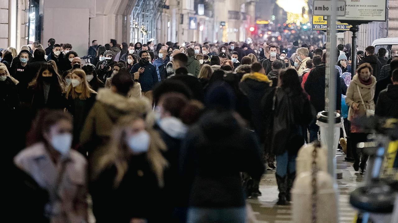 Commercio a Viareggio, per le attività la vita è sempre più breve: i dati di aperture e chiusure