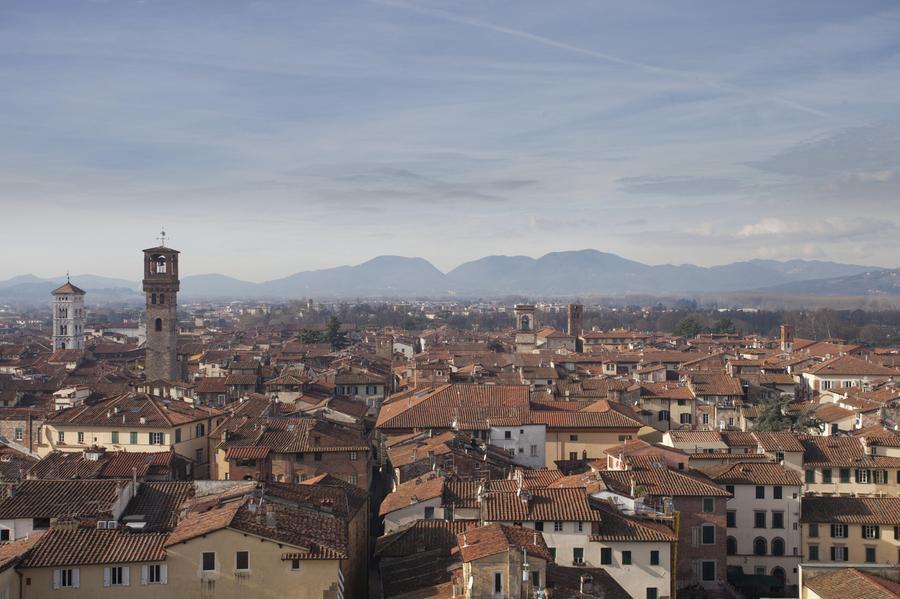 Mercato immobiliare a Lucca, effetto mutui sui prezzi: quanto valgono le case quartiere per quartiere