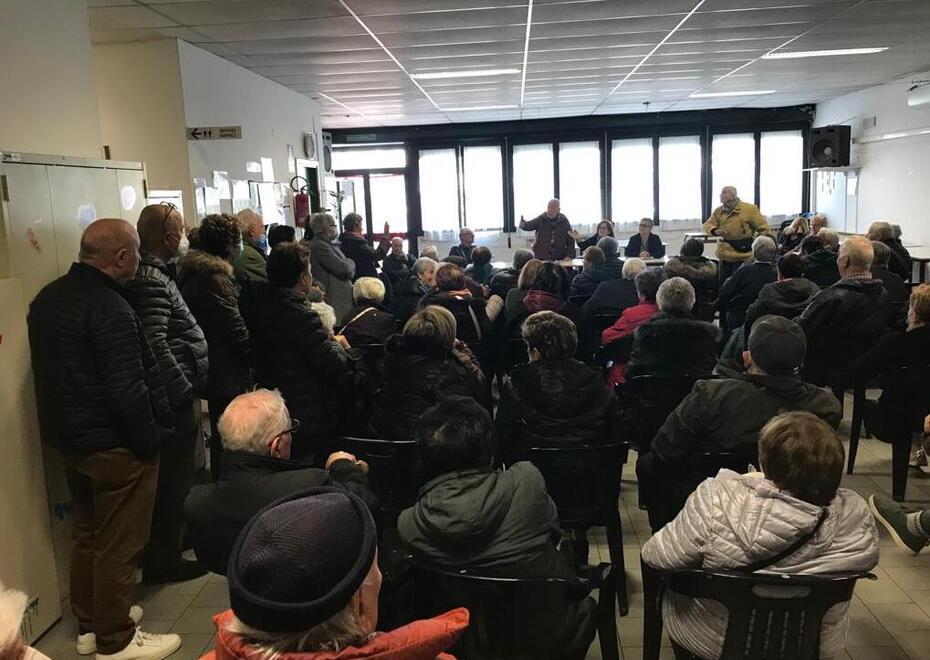 Un momento dell’assemblea organizzata dall’associazione comunale anziani al centro civico