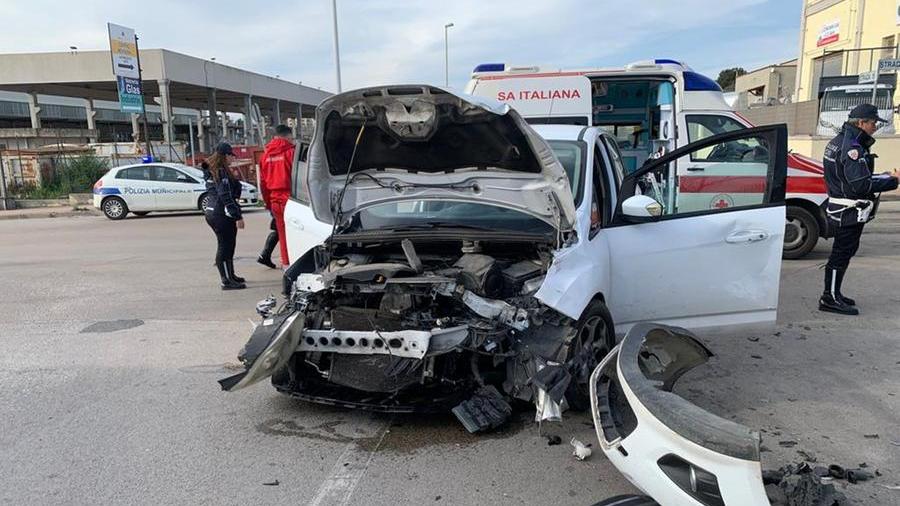 Sassari, scontro fra auto a Predda Niedda: 3 donne ferite