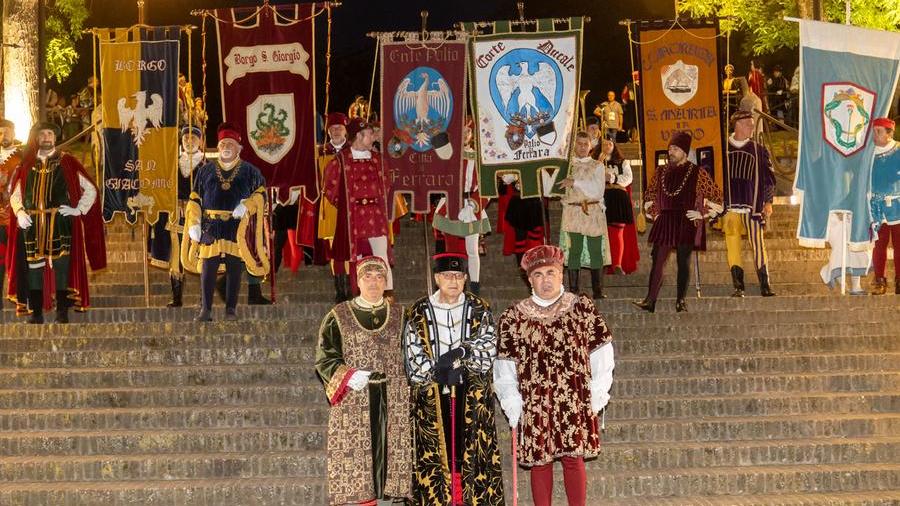 Il Palio corre di sabato notte, corteo storico il 20 maggio in corso Giovecca
