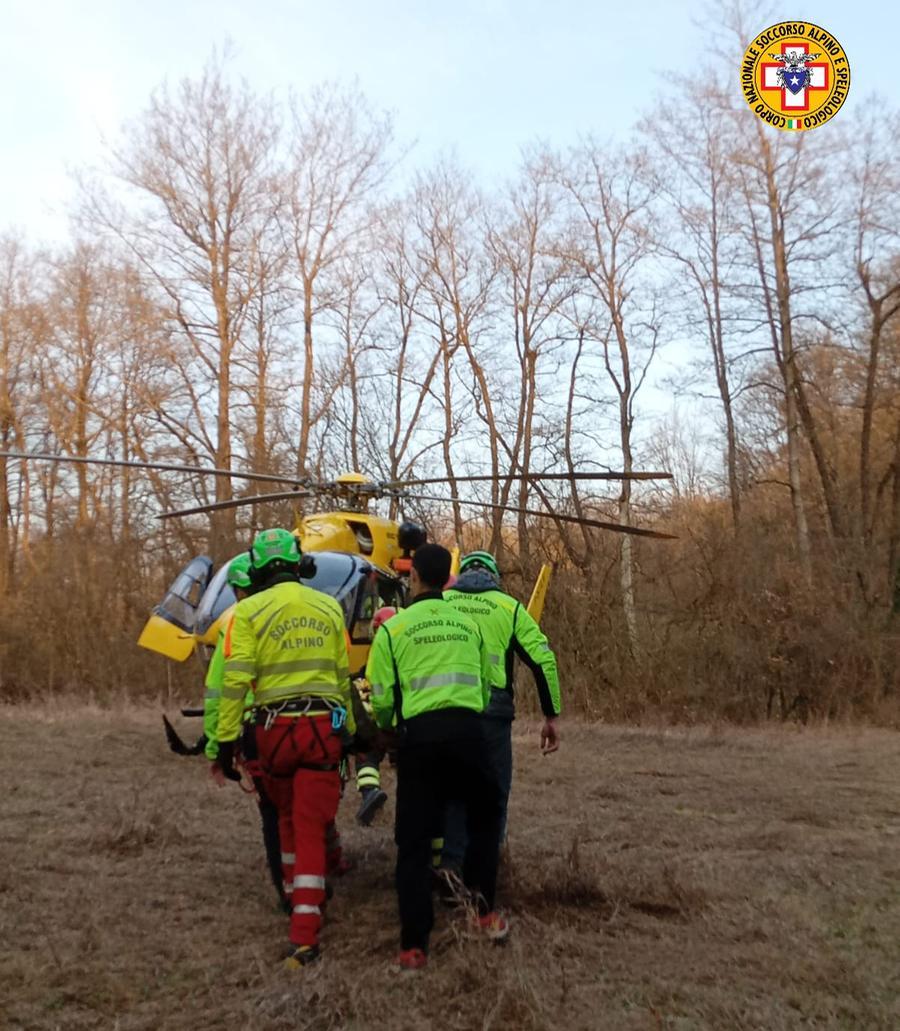 Cade nel Tassobbio con la moto da cross, ferito un 64enne