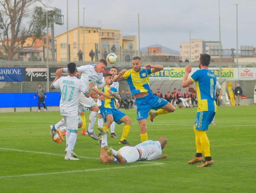 L’Olbia pareggia in casa con la Carrarese