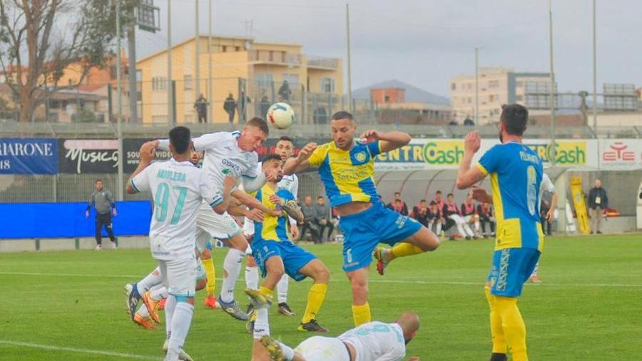 L’Olbia pareggia in casa con la Carrarese