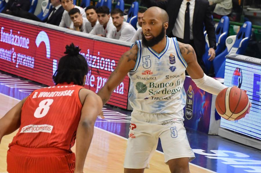 Una immensa Dinamo schianta Varese: 102-73