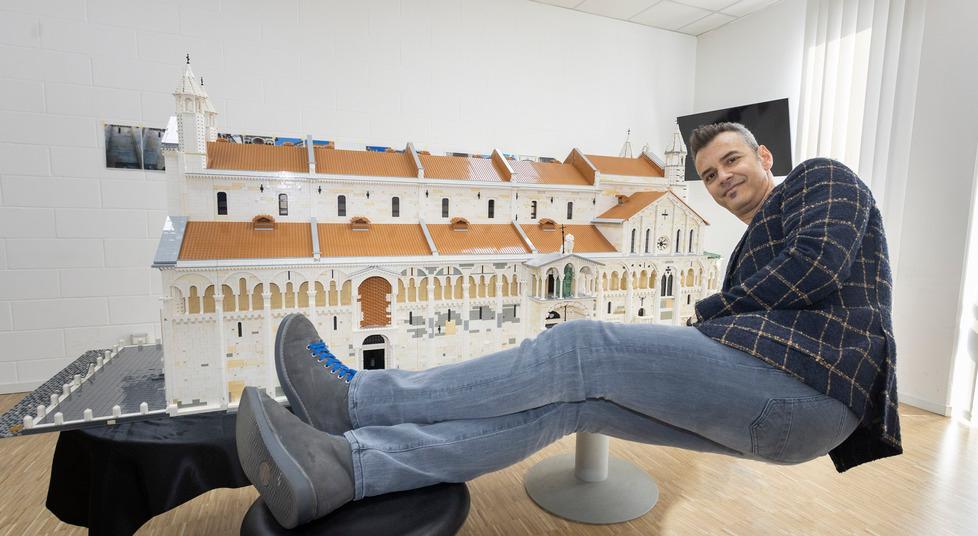 Modena, oltre centomila mattoncini Lego per ricostruire il Duomo