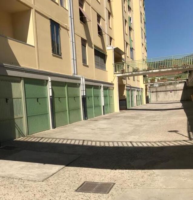 Il colpo ha interessato i garage che si trovanotra il civico 116 e il 126 di viale Palmiro Togliatti