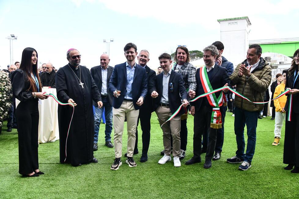 Il taglio del nastro