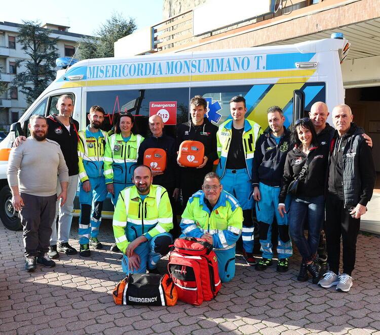 La consegna dei due Dae alla Misericordia