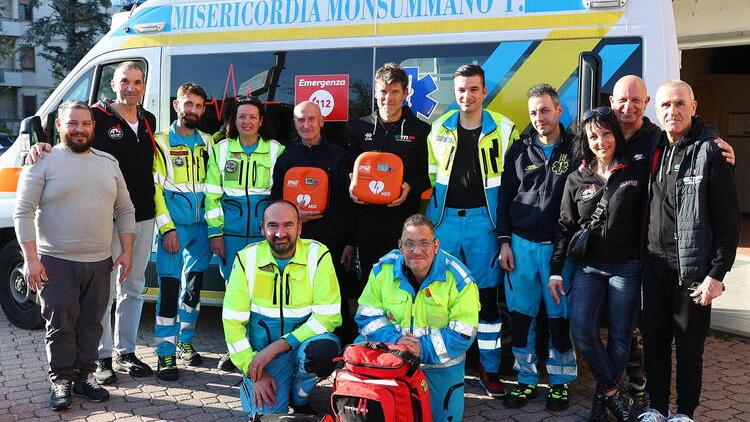 La consegna dei due Dae alla Misericordia