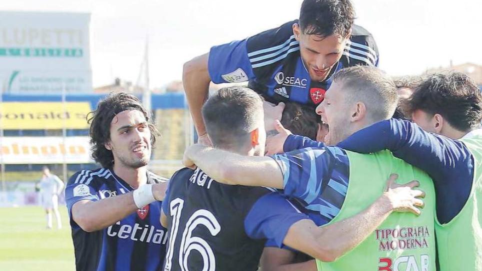 L’imperiosa incornata di Moreo per l’1-0
