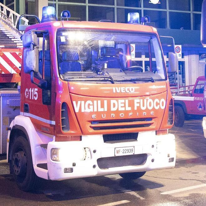 Carpi. Sterpaglie e potature a fuoco nella notte 