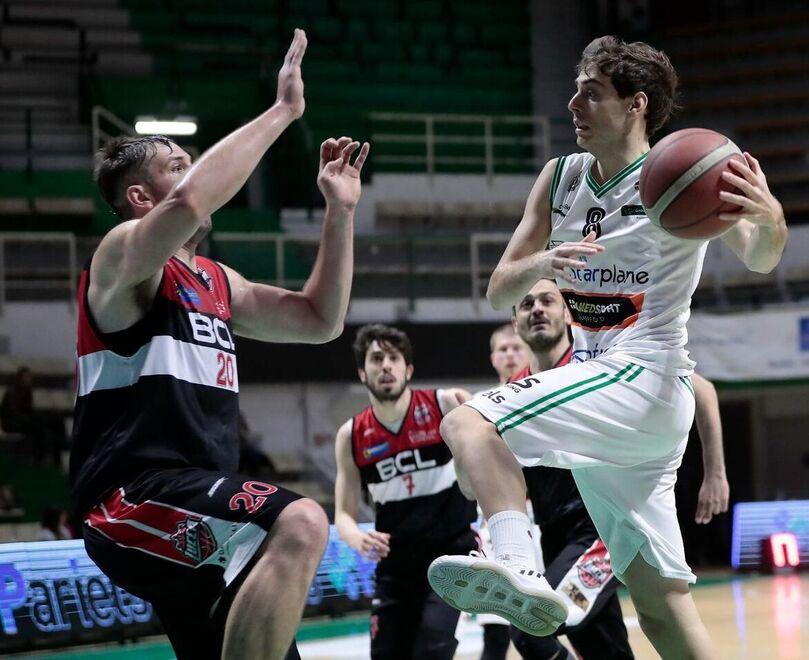 Bc Lucca, punti pesantissimi a Siena. I playoff sono ancora più vicini 