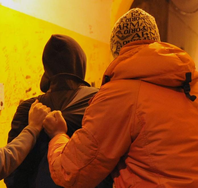 Mirandola Estorce soldi a 17enne: patteggia venti mesi di carcere