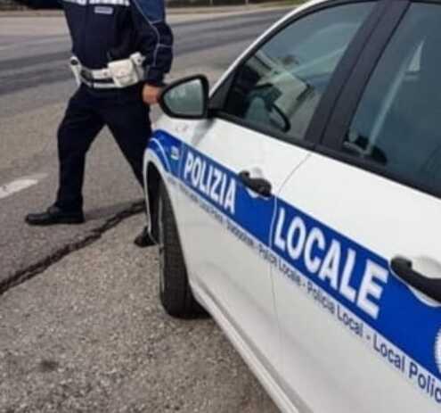 Nonantola Sosta su marciapiede e in posti disabili 