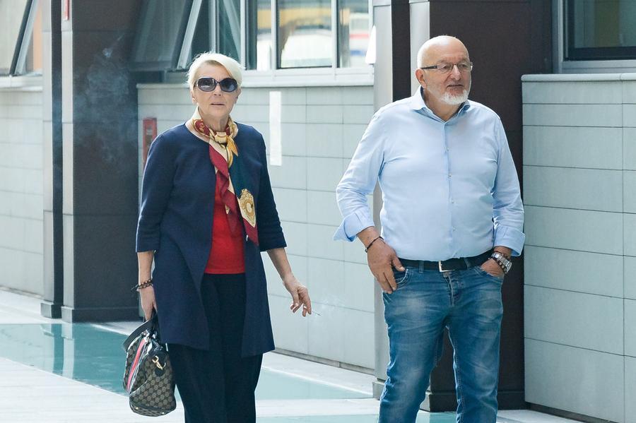 Processo ai genitori di Renzi, la sentenza: «Le fatture erano false, ma non fu dimostrato il dolo»