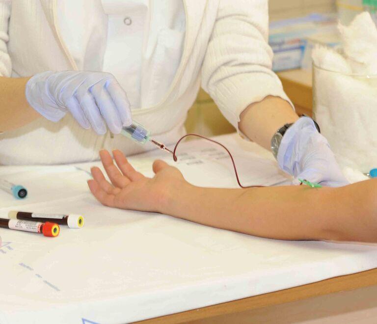 Donazioni di sangue in ripresa a Modena&nbsp; «Siamo tornati ai livelli pre Covid» 