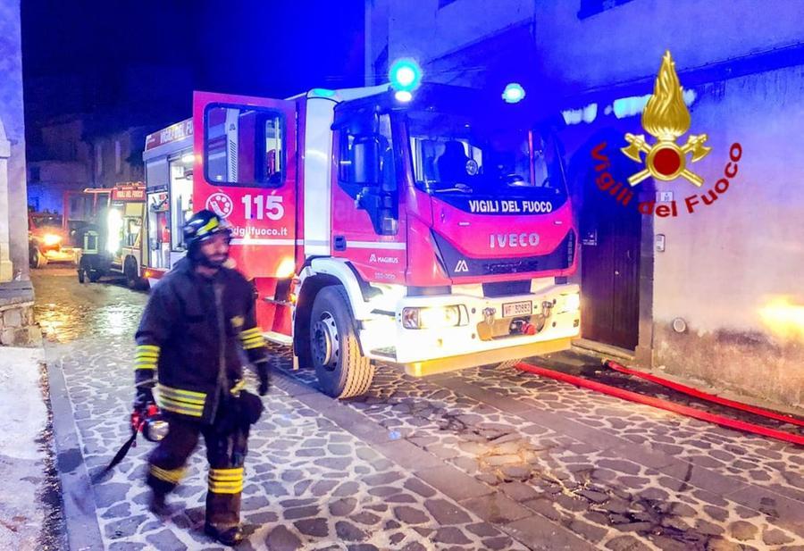 Scano Montiferro, casa interamente distrutta da un incendio