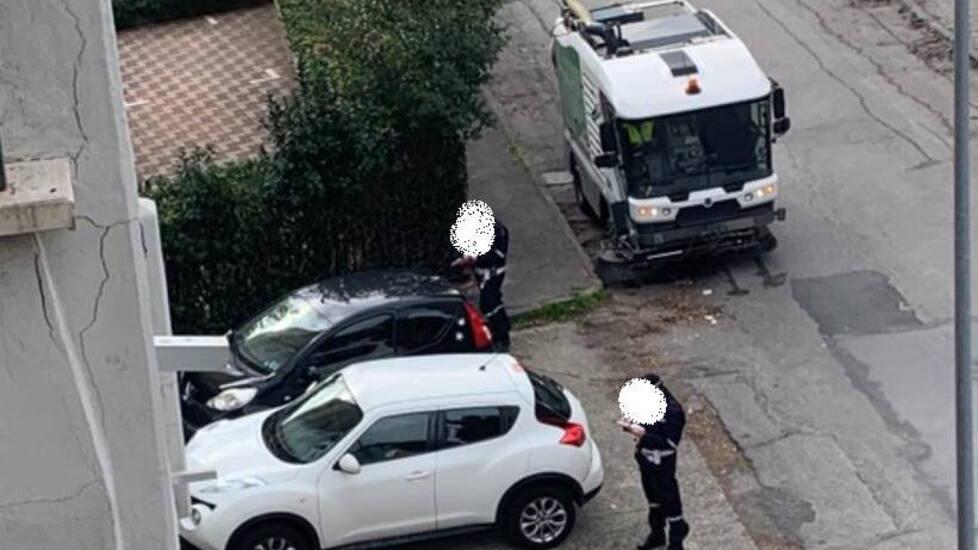 Arriva la spazzatrice nella zona dello stadio Picchi: 30 multe, residenti furiosi