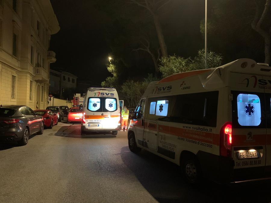 
	Ambulanze della Svs e vigili del fuoco in una foto d'archivio

