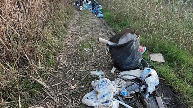 Caccia ai furbetti dei rifiuti a Empoli: già 30 multati per un totale di cinquemila euro