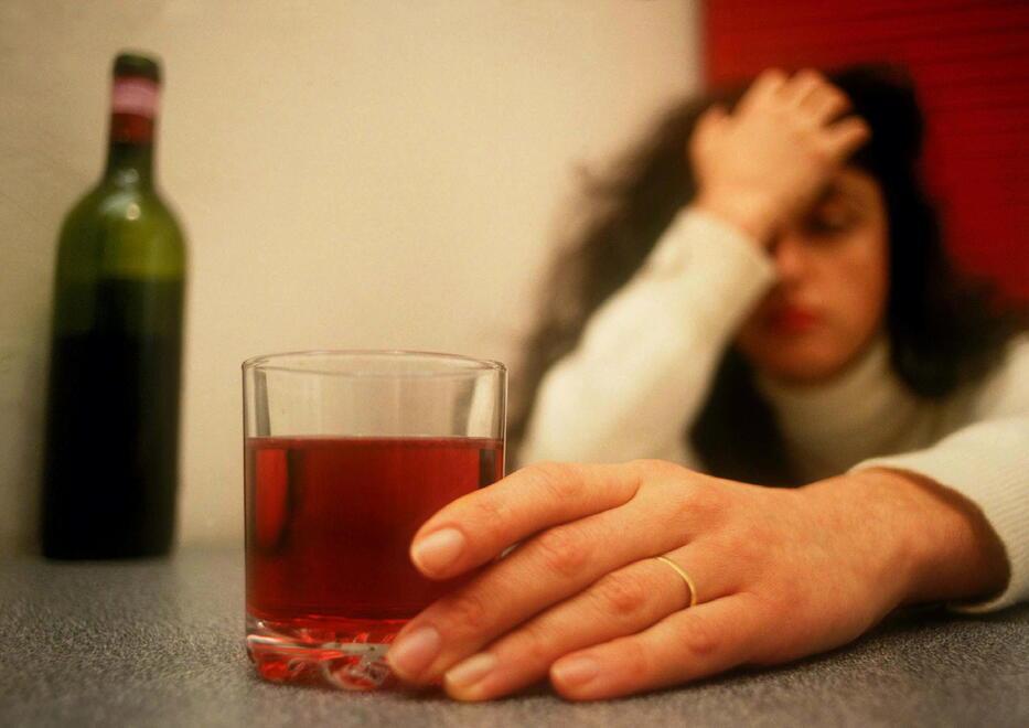 Ferrara, l’appello di un cittadino: «Mia moglie beve ma non ha aiuti»