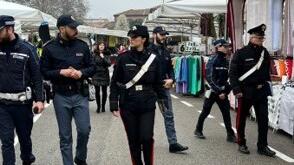 Ferrara, controlli al mercato e in Baluardi: task force delle forze di polizia