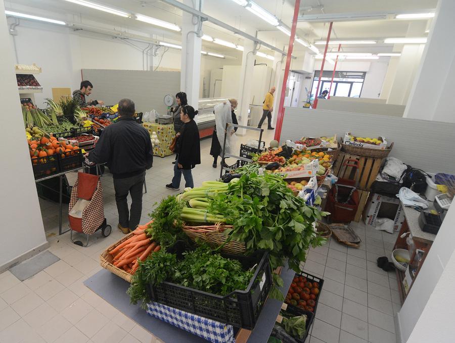
	La sede provvisoria del mercato in via Cimarosa

