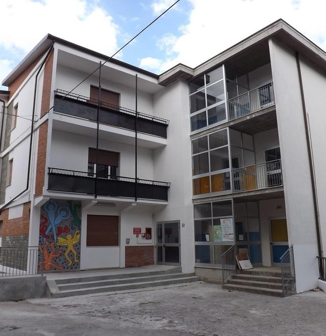 Polinago ristruttura tutte le scuole: bimbi all’ex asilo e in appartamenti