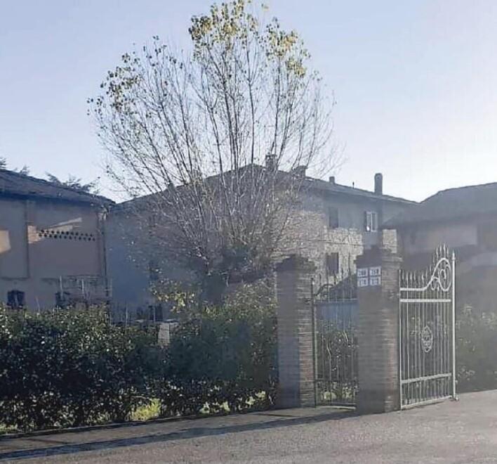 Morto in casa a Savignano: «È stato ucciso» 